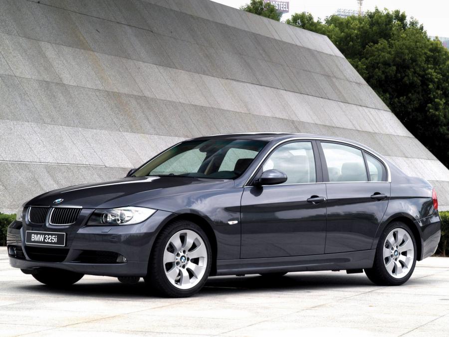  BMW 325i Sedan 2005 года  (фото 8 из 11)